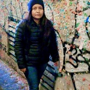 Meet your Posher, Neli